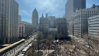 Tribunal Criminal de Manhattan visto do lado de fora no dia que o ex-presidente dos EUA, Donald Trump, se apresentou para ouvir sua acusação criminal em Nova York, EUA, em 4 de abril de 2023 — Foto: REUTERS/Caitlin Ochs