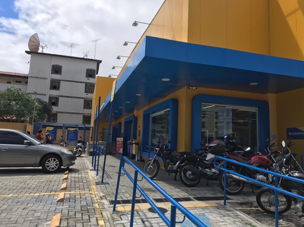 Bandidos rendem funcionários e fazem arrastão em pet shop em Natal — Foto: Ayrton Freire/Inter TV Cabugi