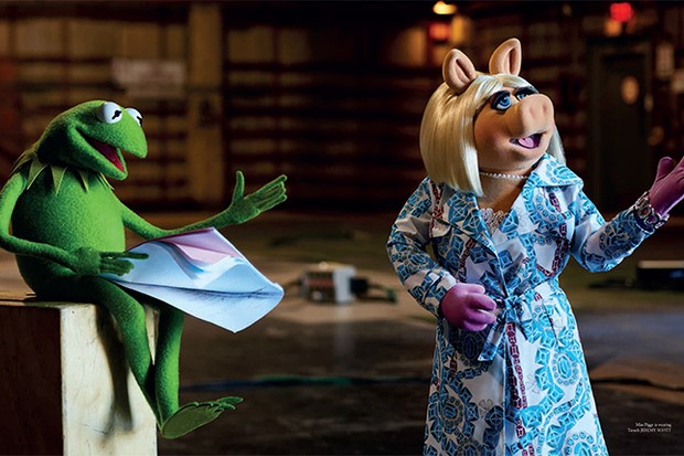 Miss Piggy e Kermit, d'Os Muppets, em ensaio para a revista ODDA (Foto: Divulgação)