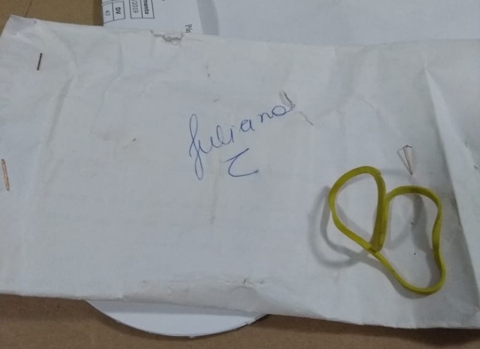 Envelope com dinheiro tinha o nome de Juliano — Foto: Arquivo pessoal