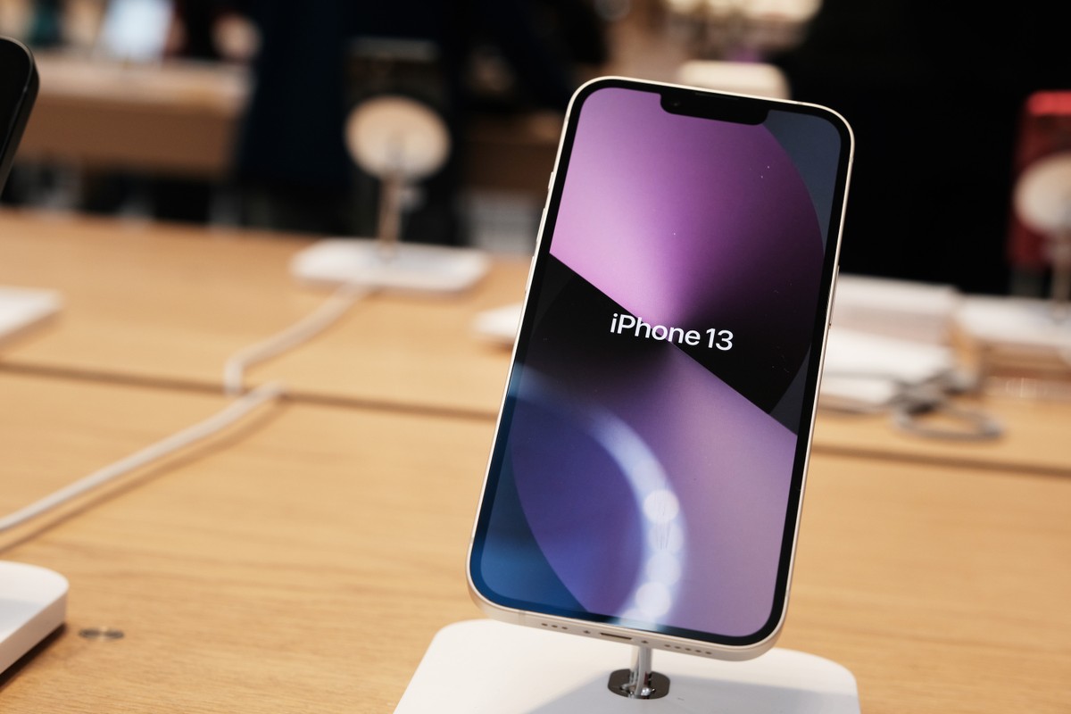 Baixa procura por iPhone 13 faz Apple diminuir fabricação do celular