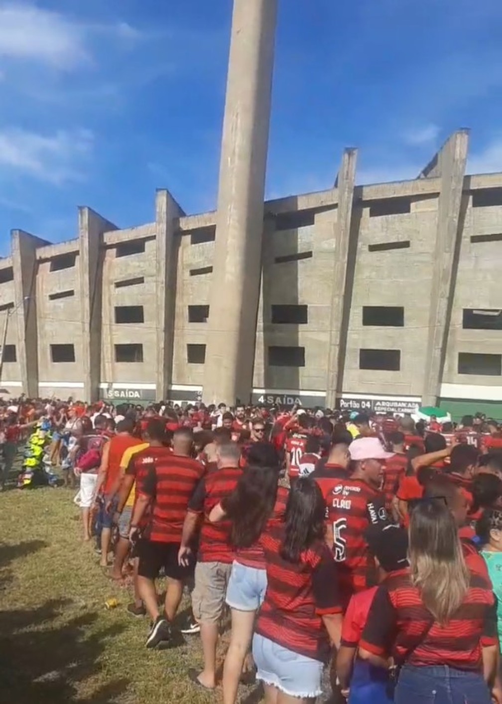 Torcedores do Flamengo no Albertão, Altos x Flamengo  — Foto: @aurisson