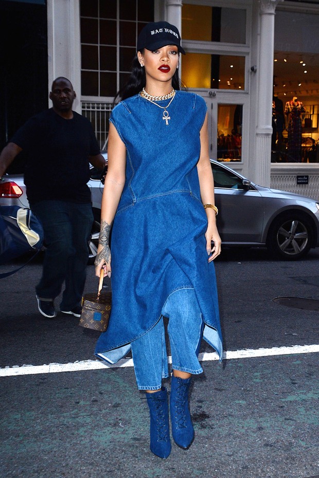 Rihanna de boné (Foto: Getty Images)