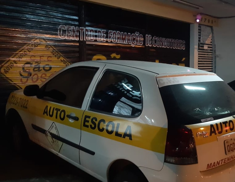Autoescola na Bernardo Vieira, em Natal — Foto: Sérgio Henrique Santos/Inter TV Cabugi