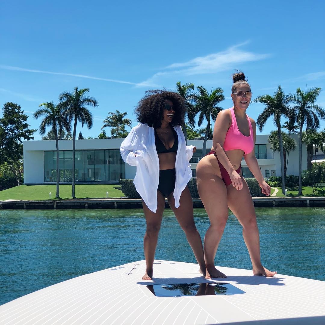 Ashley Graham em Miami (Foto: reprodução Instagram)
