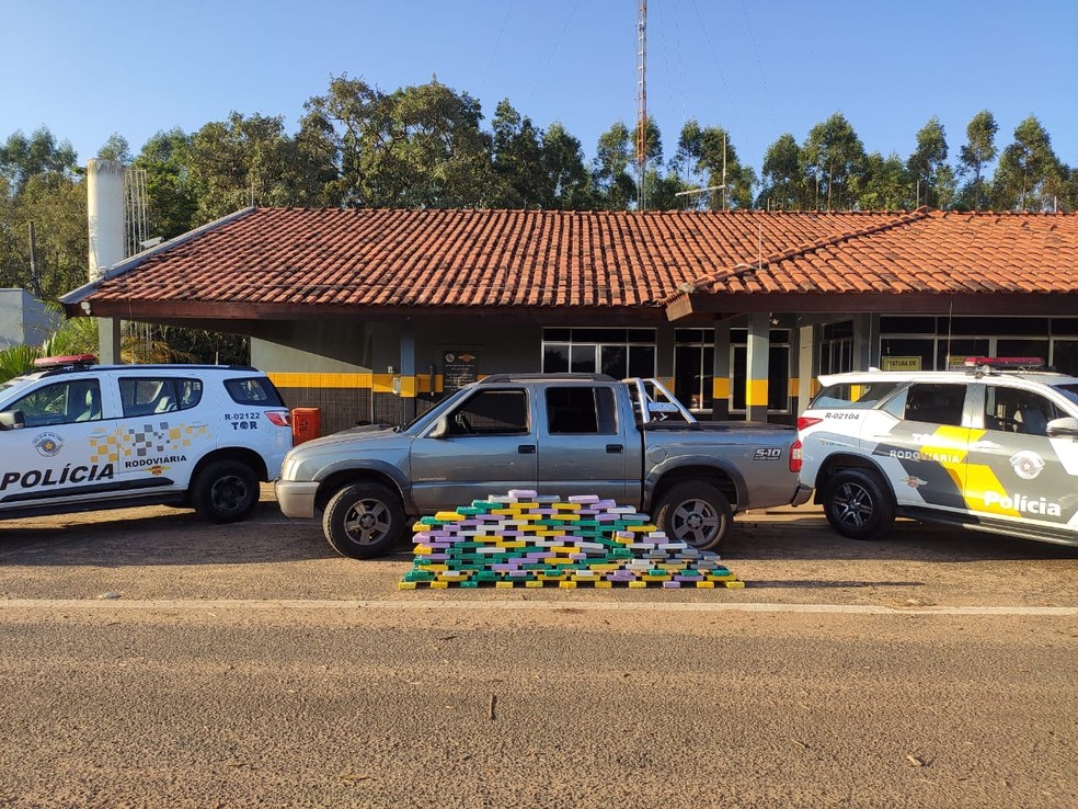 Polícia Rodoviária apreende mais de 130 quilos de cocaína em operação em rodovia de Lençóis Paulista — Foto: Polícia Rodoviária /Divulgação