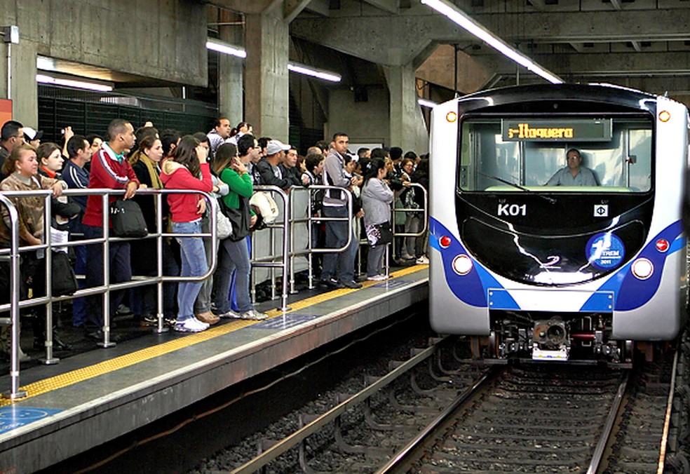 Passageiros aguardam trem em plataforma da Linha 3 - Vermelha do Metr&ocirc; de S&atilde;o Paulo. &mdash; Foto: Divulga&ccedil;&atilde;o/Governo de SP 