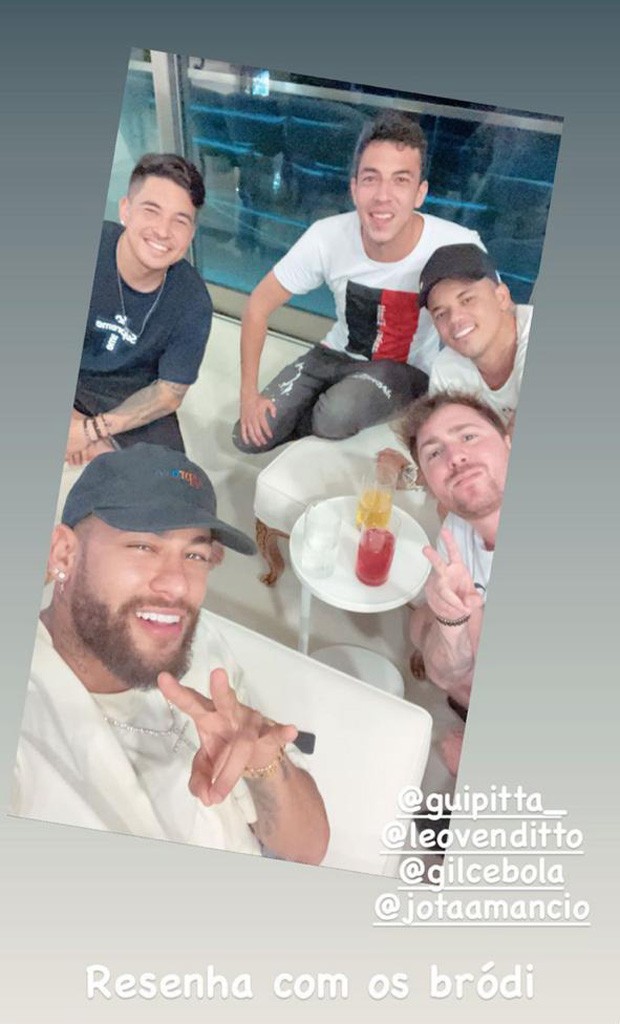 Neymar com os amigos (Foto: Reprodução Instagram)