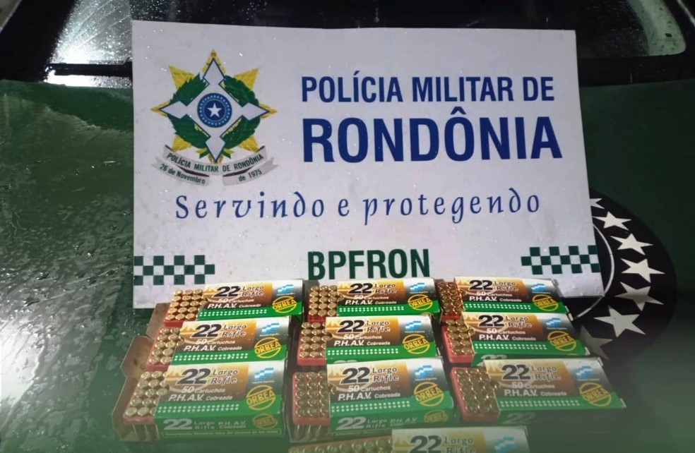 Munições apreendidas no porto clandestino de Guajará-Mirim — Foto: BPFRON/Reprodução