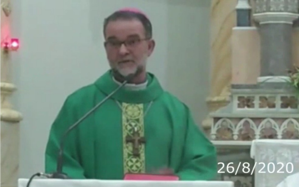 Dom Sílvio Dutra, da Diocese de Vacaria (RS), critica padre Robson em sermão — Foto: Reprodução