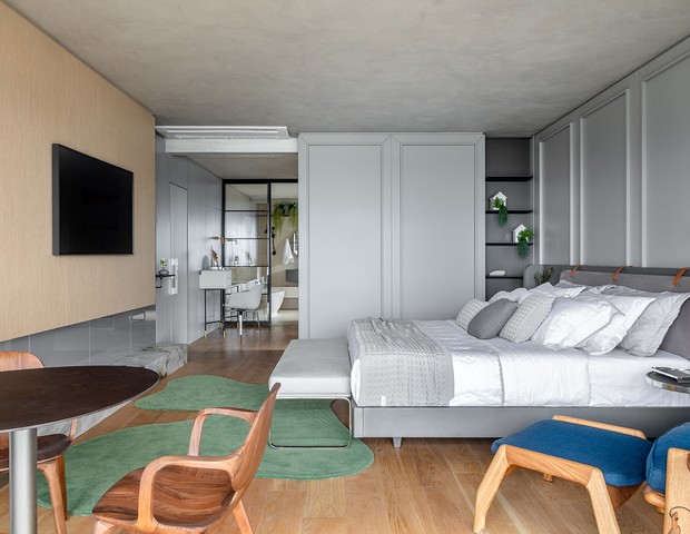 Apartamento tem décor aconchegante e móveis de design assinado (Foto: Fábio Jr. Severo)