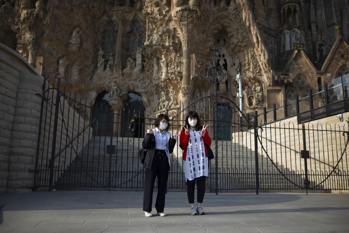 Espanha Decreta Estado De Emergencia E Fecha Escolas Ate Abril Mundo Valor Economico