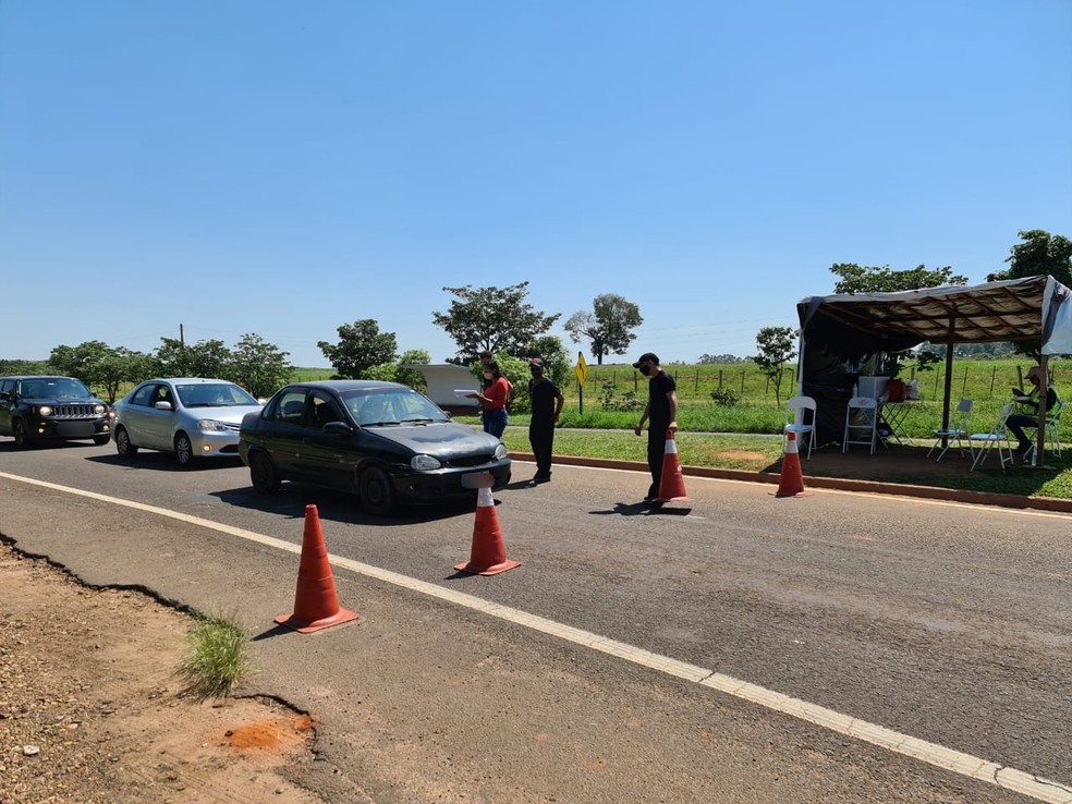 Sabino proíbe entrada e circulação de veículos que transportem turistas no feriado — Foto: Prefeitura de Sabino/Divulgação