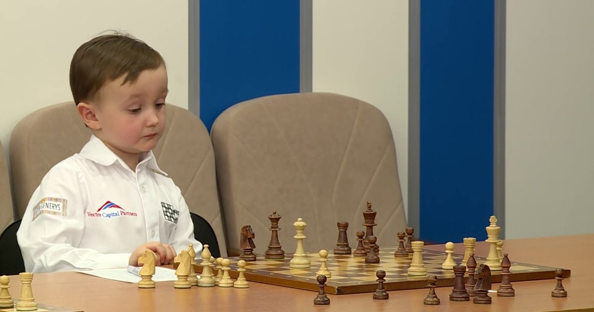 Fantástico - Prodígio russo do xadrez, Misha é celebridade com apenas  quatro anos 12/11/2017 
