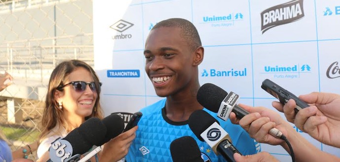 Após 1º gol, Lincoln cita pai e R10, mas exalta seu estilo: Me inspiro em mim