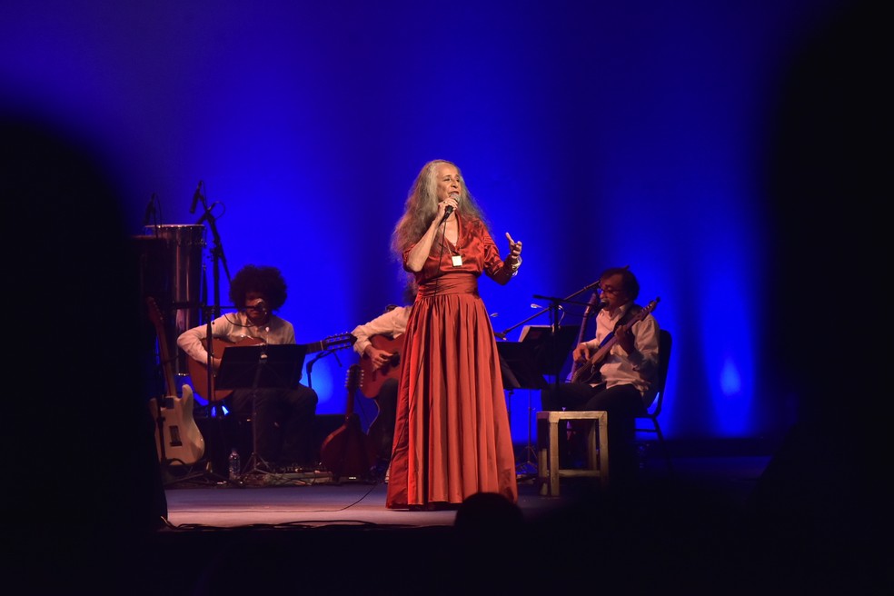 Maria Bethânia se apresenta na inauguração do Centro de Convenções — Foto: Enaldo Pinto/Aghaack