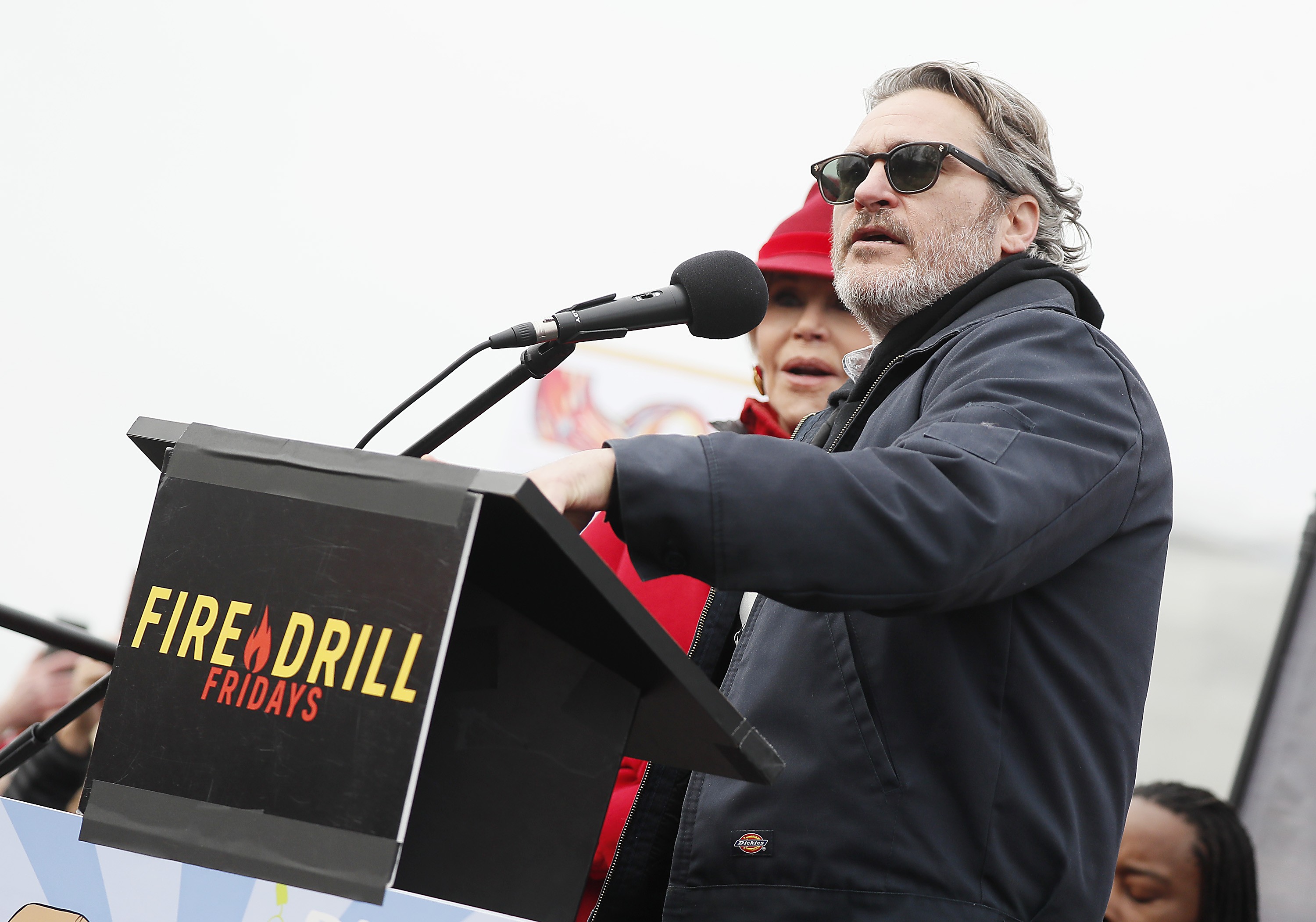 Joaquin Phoenix em protesto nos EUA (Foto: Getty Images)