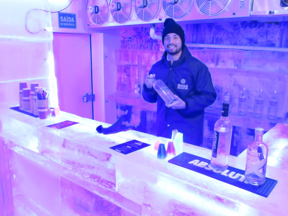 Resultado de imagem para Distrito Federal ganha bar com 55 m² feito de gelo após bater recorde de calor