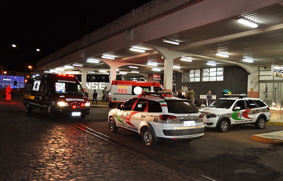 Ônibus retornou para a rodoviária de Caçador com os feridos (Foto: Cleriton Freire/Caçador Online)
