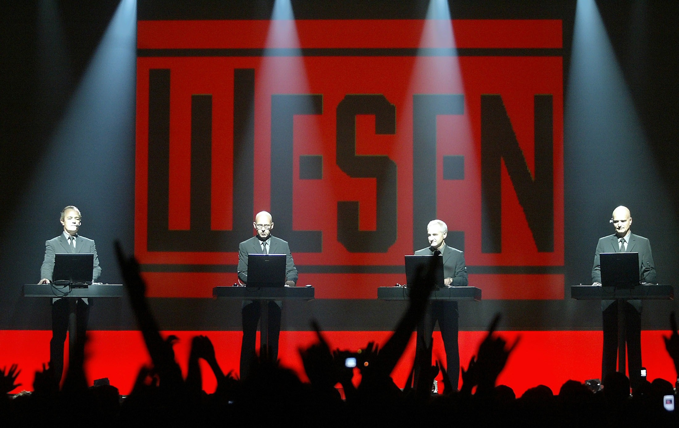 C6 Fest anuncia programação completa com Kraftwerk e Jon Batiste; veja horários
