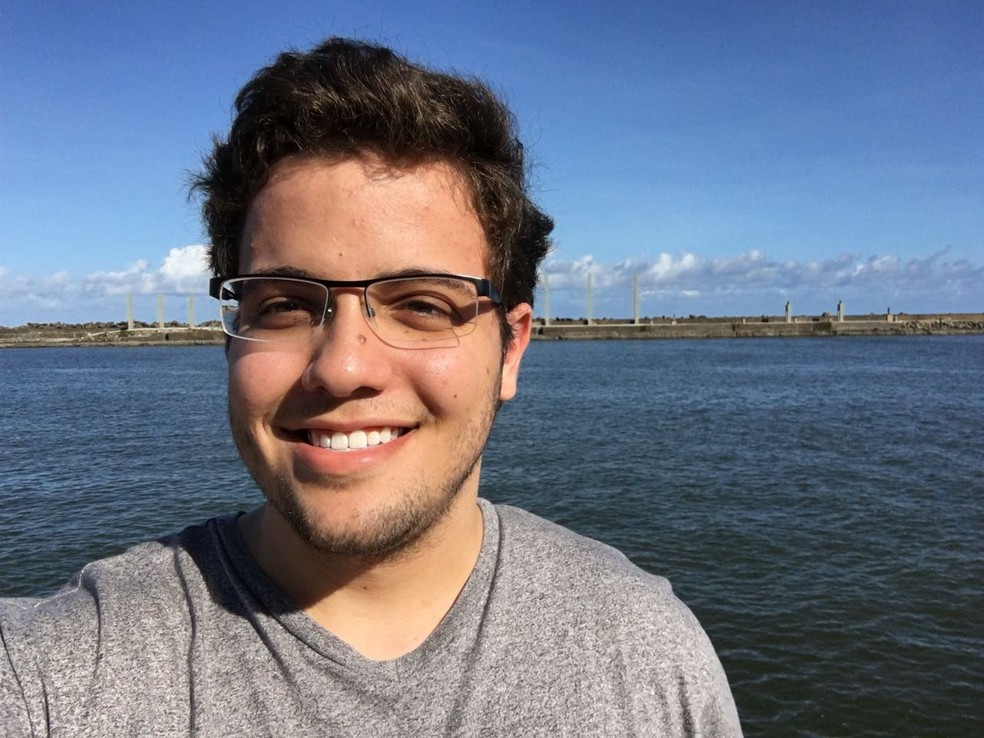 Divino Neto é um dos estudantes pernambucanos que vão estagiar no Facebook, em Londres (Foto: Arquivo Pessoal/Divino Neto)