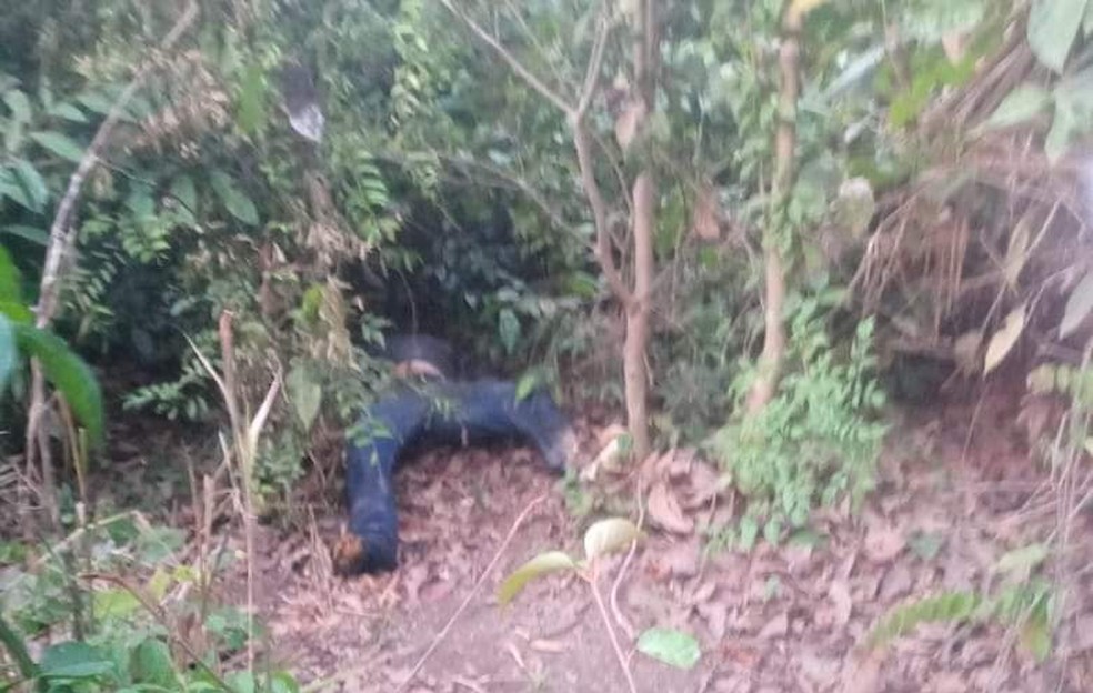 Corpo de Edvaldo foi encontrado no meio do mato no município de Belterra — Foto: Reprodução/Redes Sociais 