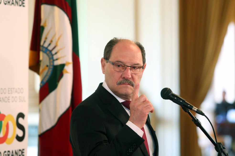 Governador durante a apresentação do plano que será encaminhado à Assembleia (Foto: Luiz Chaves/Palácio Piratini)