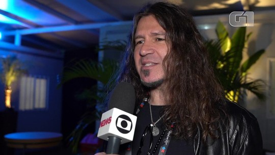 Bon Jovi poupa voz? Guitarrista diz que banda tem 'muitos vocais'