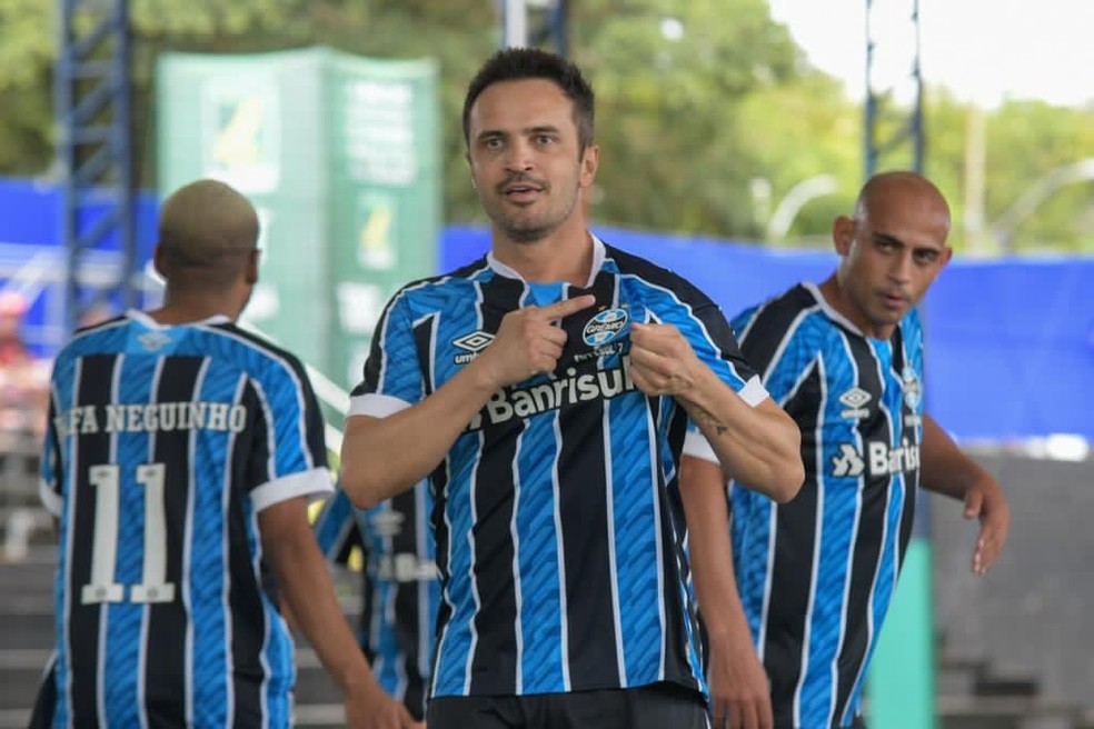 Futebol 7 do Grêmio acerta retorno de Falcão e pode ter Romário em jogos de exibição