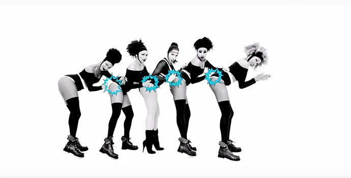 Anitta dança junto com outras bailarinas (Foto: Reprodução)