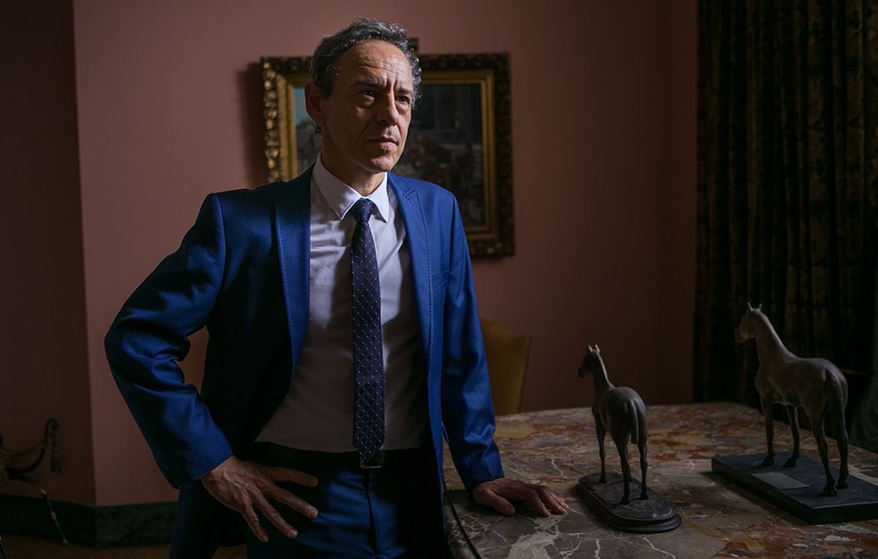 Emílio de Mello será Henrique, o marido de Elizabeth (Gloria Pires) (Foto: Raquel Cunha/Globo)