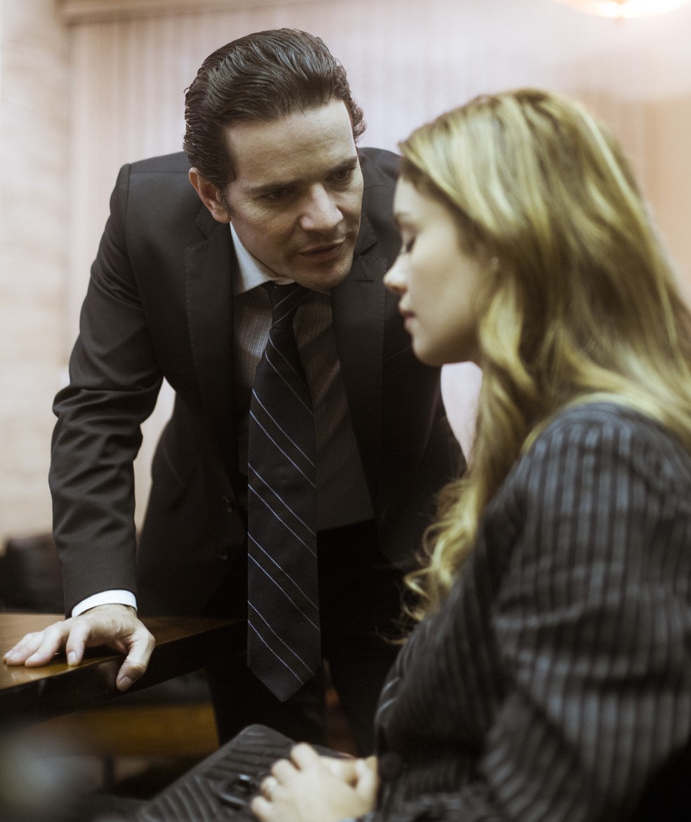 Vitor se faz de desentendido: (Foto: Raphael Dias/Gshow)