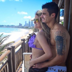 De folga com a esposa, Egídio vibra com escolha para seleção do Brasileiro