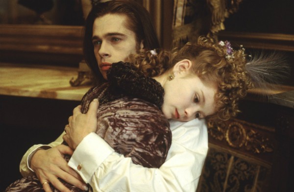 Quando Brad Pitt beijou Kirsten Dunst em ‘Entrevista com o Vampiro’ ela tinha 11 anos (Foto: Divulgação)