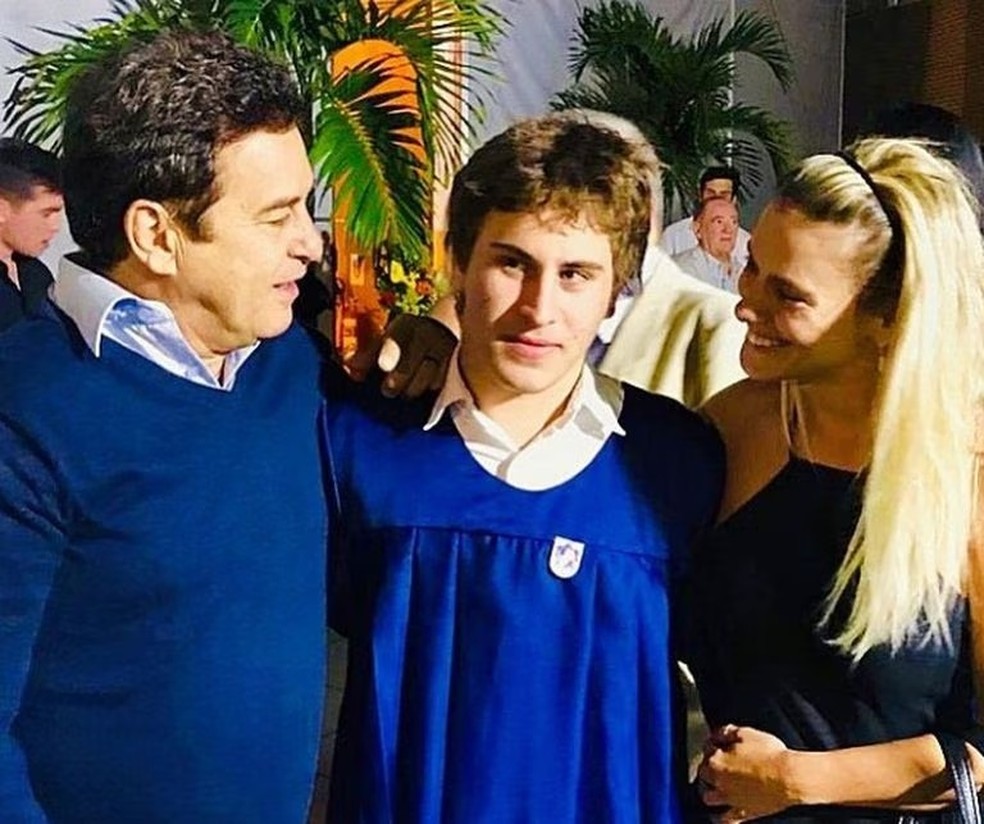 Marcos Frota com o filho da Davi e ex, a atriz Carolina Dieckmann — Foto: Reprodução/Instagram