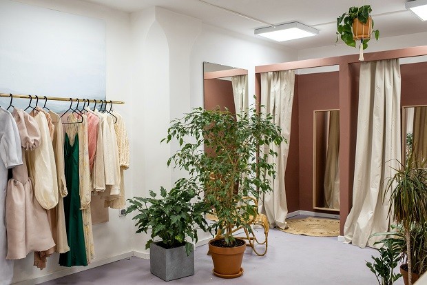Loja de roupas; moda; provador (Foto: Ksenia Chernaya / Pexels)