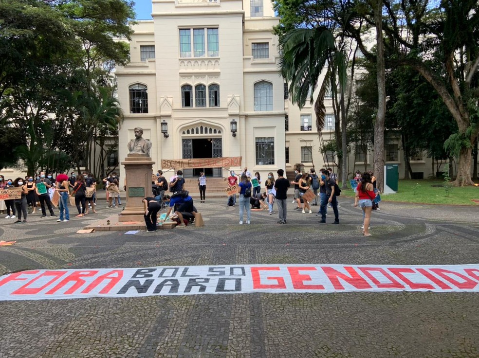 Protesto contra governo federal na Universidade de Medicina da USP — Foto: Arquivo Pessoal 