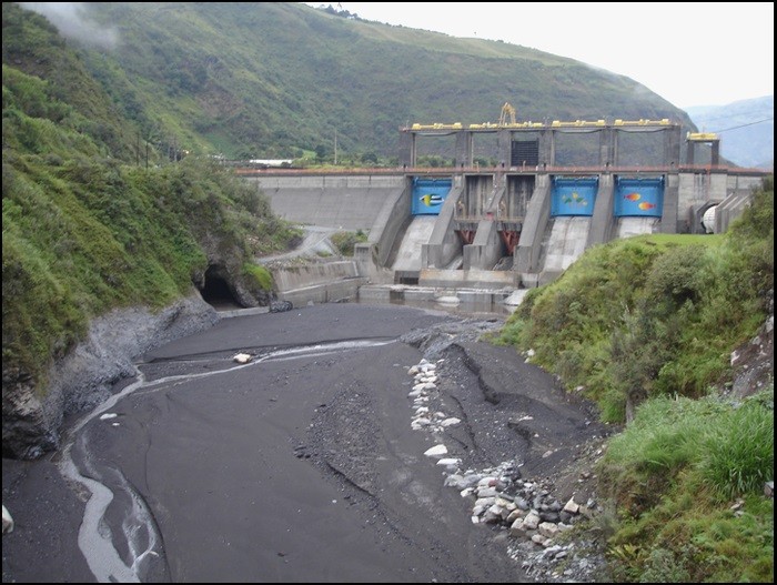 Barragem da Represa de Agoyan na Cordilheira dos Andes no Equador (Foto: Elizabeth Anderson)