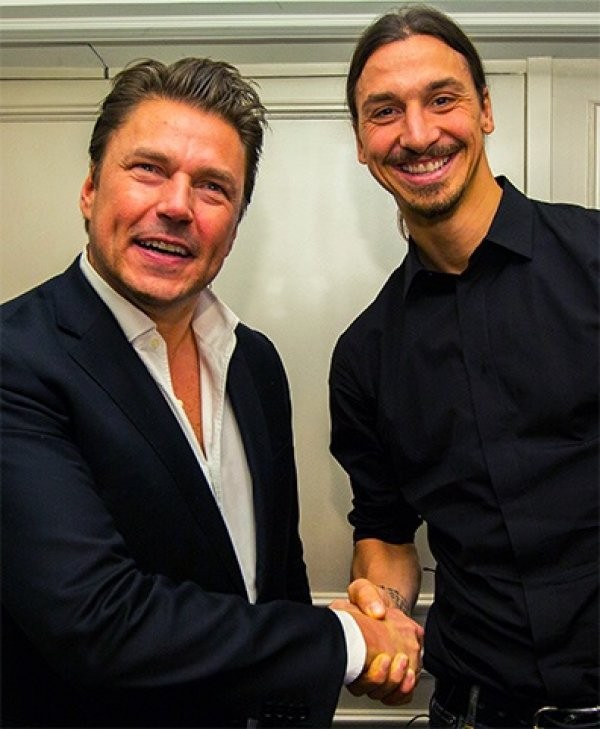 Petter Varner, CEO da Dressmann, sela negócio com Zlatan Ibrahimovic (Foto: Reprodução)