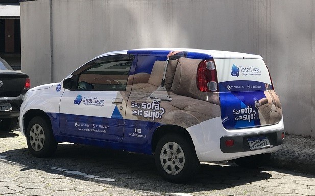 Carro adesivado da Total Clean (Foto: Divulgação)