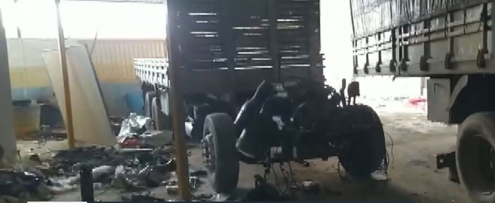 Operação prende quadrilha especializada em desmanche de caminhões roubados em Vitória da Conquista — Foto: TV Bahia