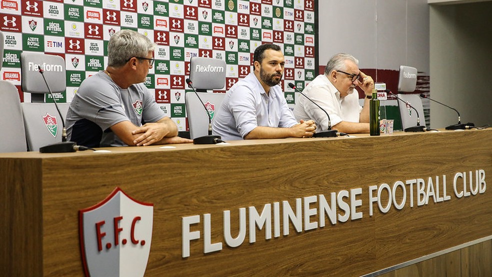 Odar, Mário e Angioni tiveram longa reunião no CT na sexta-feira — Foto: Lucas Merçon / Fluminense FC