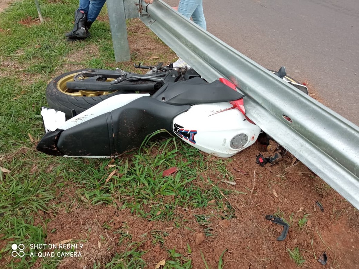 Motociclista Socorrido Em Estado Grave Ap s Colidir Em Defensa 