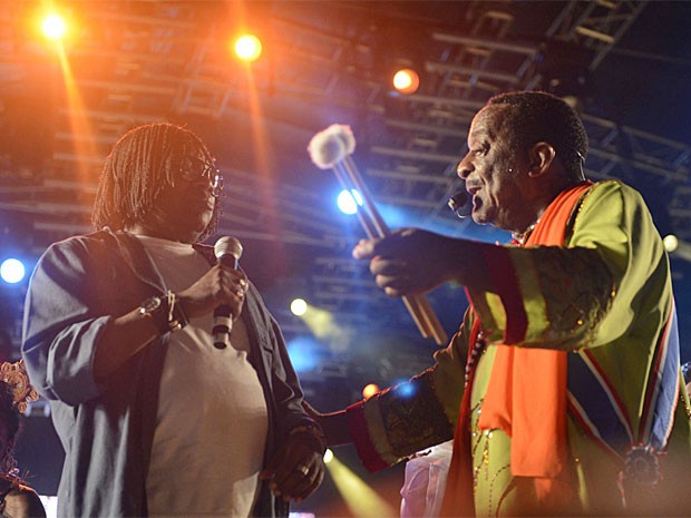 Milton Nascimento e Naná Vasconcelos na abertura do carnaval do Recife (Foto: Luka Santos/G1) Milton Nascimento e Naná Vasconcelos na abertura do carnaval do Recife (Foto: Luka Santos/G1)