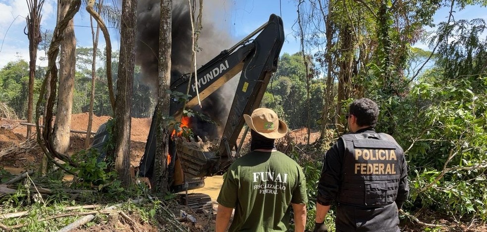 Operação destruiu maquinários em garimpos ilegais no Pará  — Foto: PF/Divulgação 
