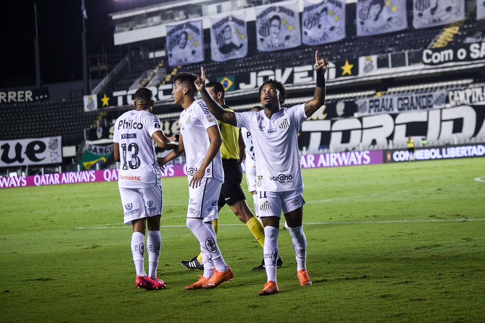 Marinho comemora gol contra o Grêmio na Libertadores — Foto: Staff Images / CONMEBOL
