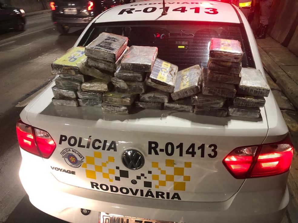 Polícia Rodoviária apreendeu grande quantidade de pasta base de cocaína na Rodovia dos Imigrantes — Foto: Divulgação/Polícia Rodoviária