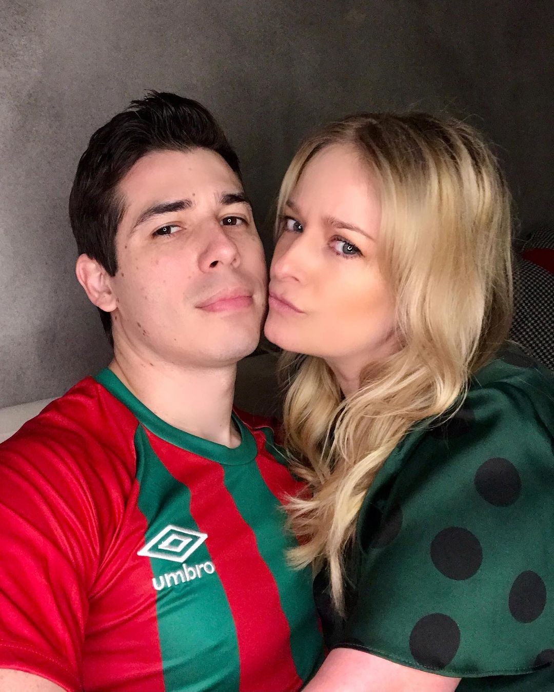 Luciana Vendramini e o namorado, Henrique (Foto: Reprodução/Instagram)