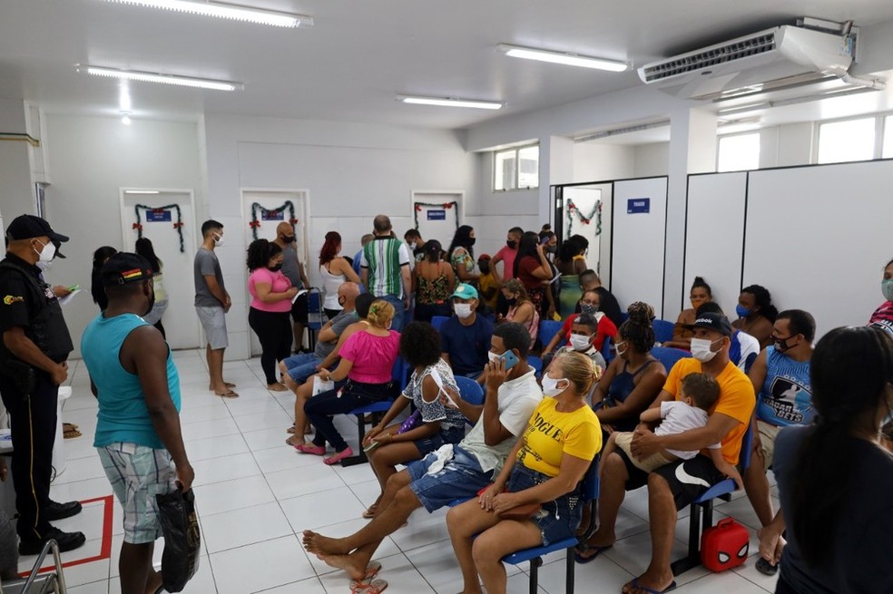 Socorrinho em São Luís lotado de pacientes com sintomas gripais no fim de dezembro de 2021. — Foto: Matheus Soares/Grupo Mirante