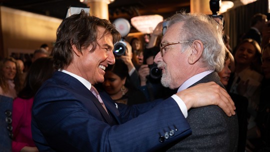 Steven Spielberg agradece a Tom Cruise em almoço de indicados ao Oscar: 'você salvou a bunda de Hollywood'